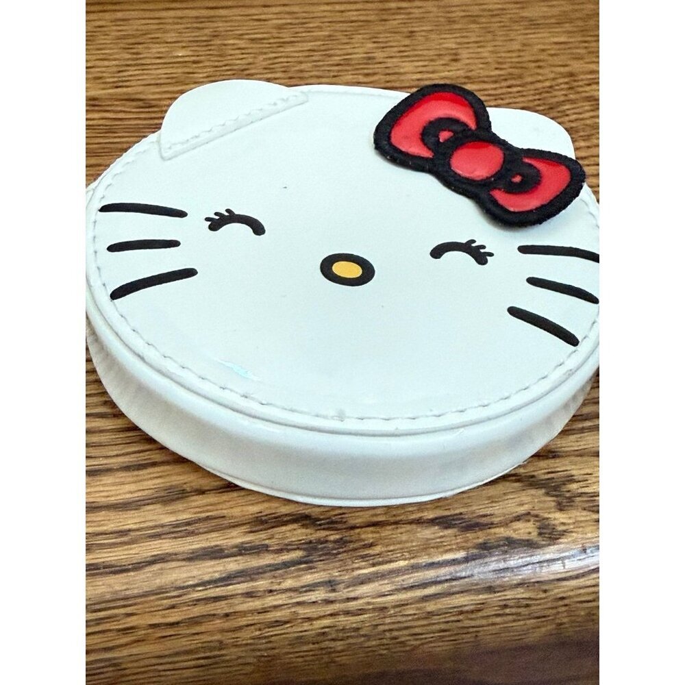 NWOT - Hello Kitty Coin Pouch - Picture 4 of 11